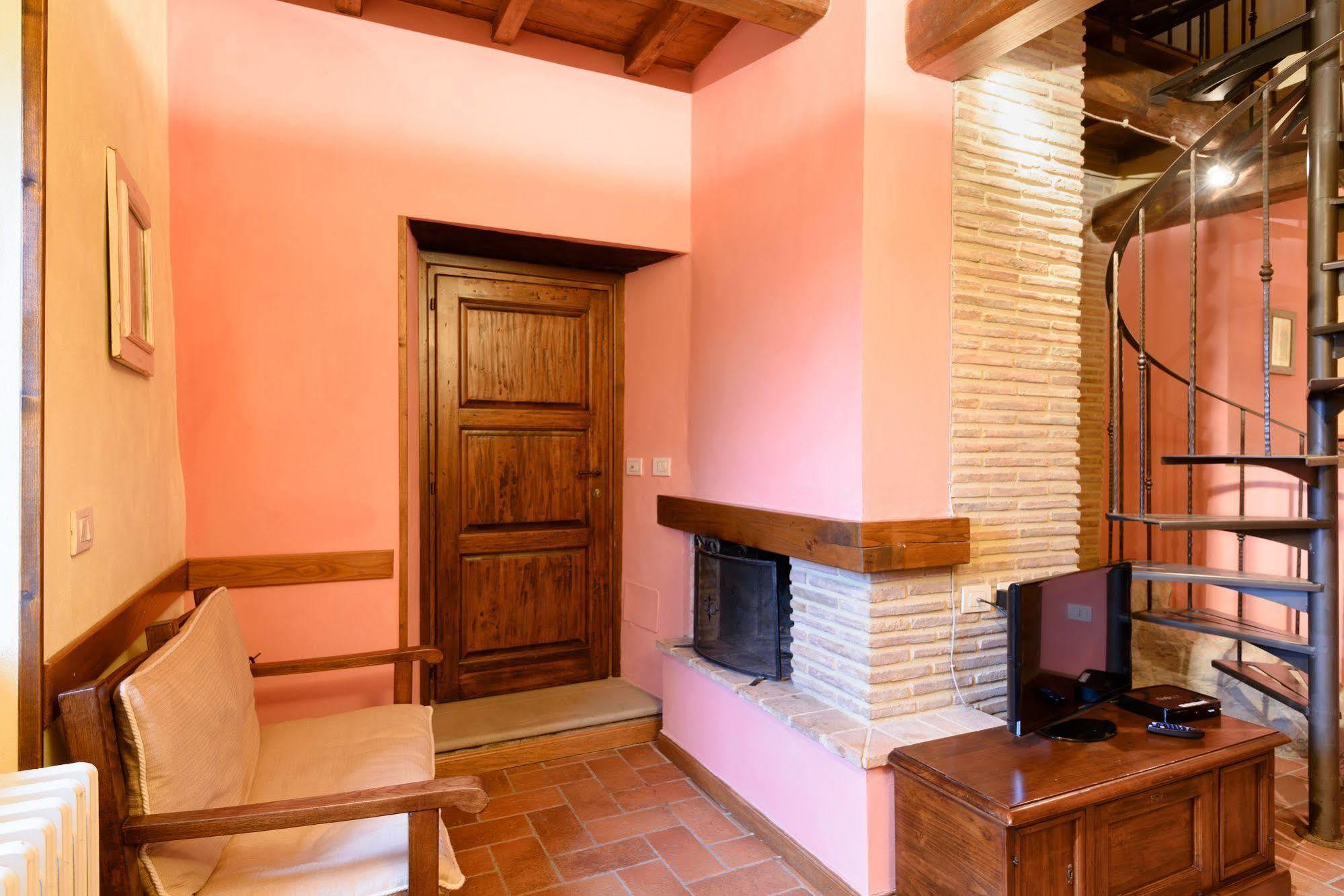 Borgo Dei Corsi Holiday House Reggiolo Exteriér fotografie